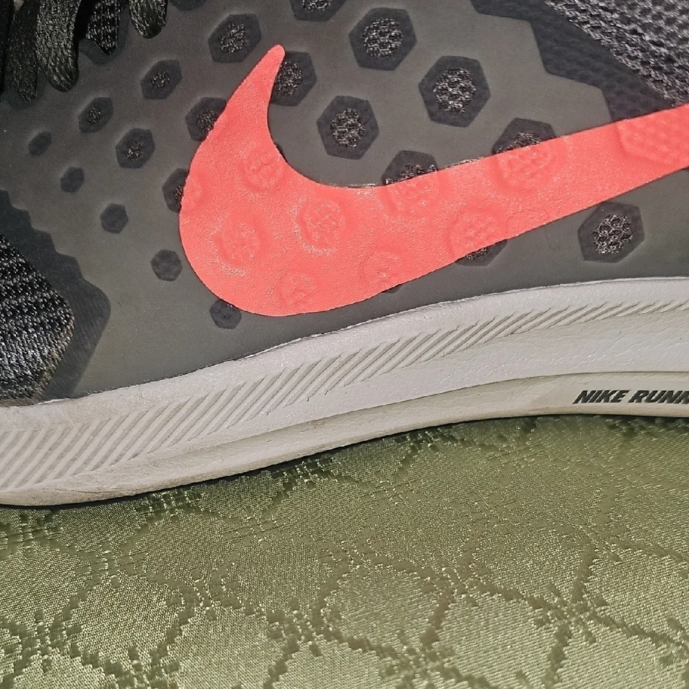 Nike Downshifter 7 Women's Grey And Coral Running Sneakers Size 8W